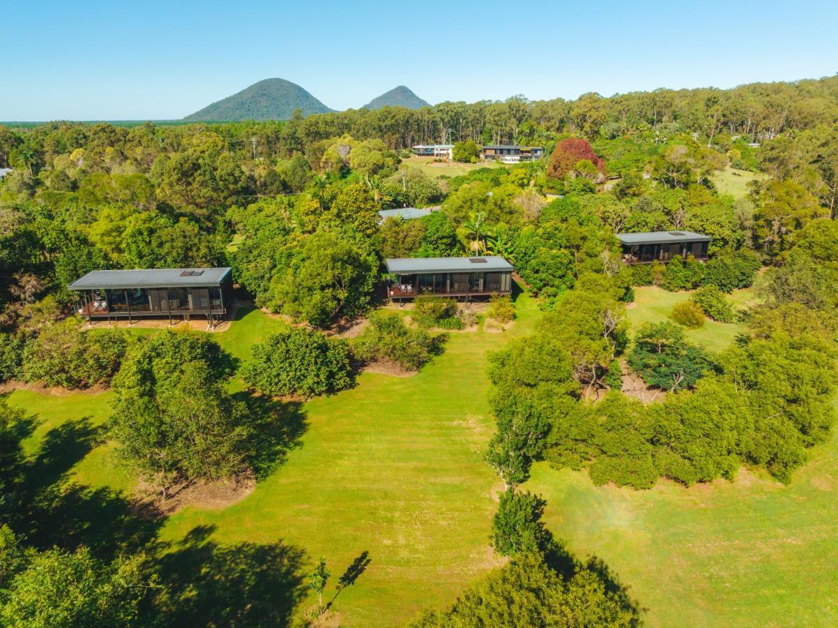 Glass On Glasshouse Glass House Mountains Exterior photo